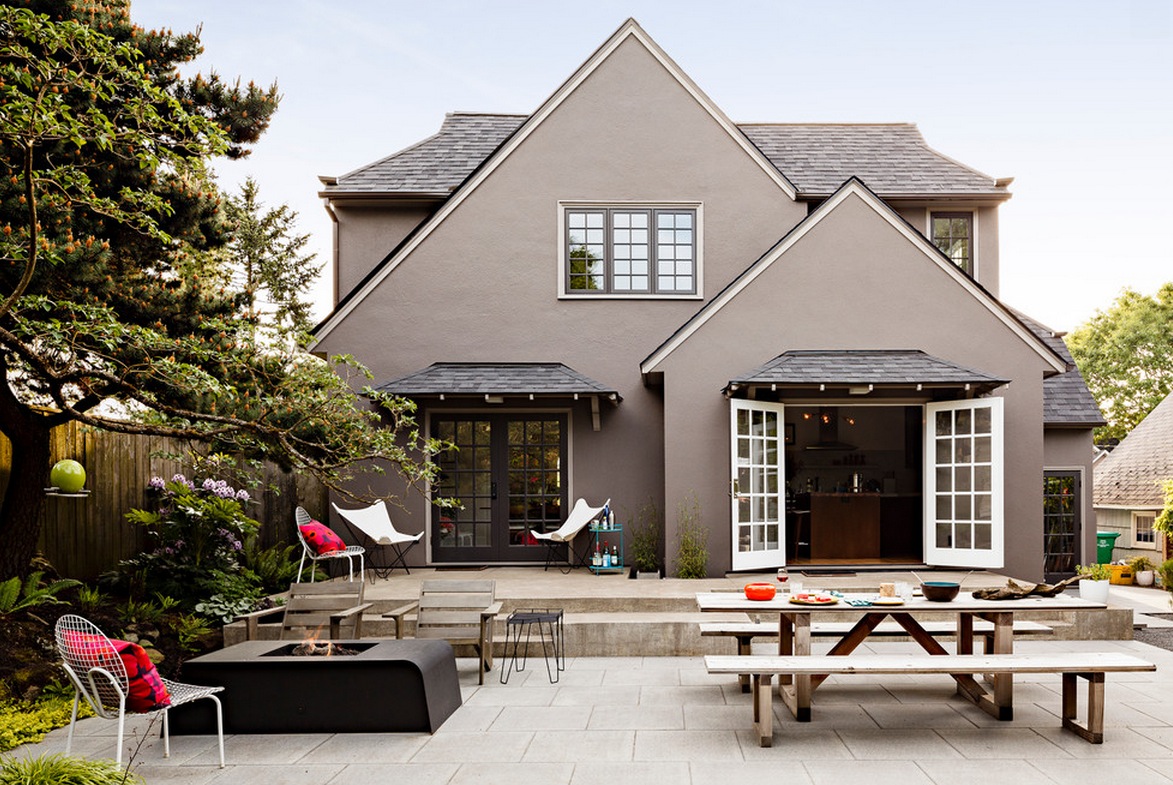 choosing-exterior-home-color-patio